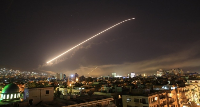 СМИ сообщили о нанесенном новом ракетном ударе по Сирии
