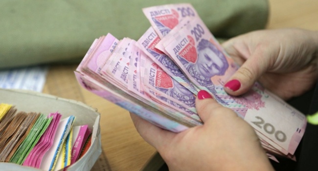 Раскрыт план властей Украины с ростом минимальной зарплаты до 5500 грн.