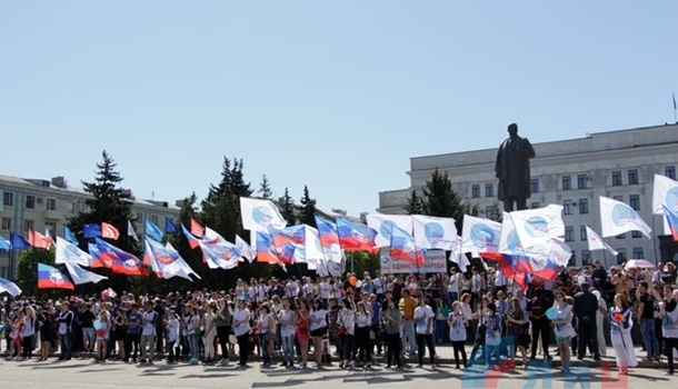 В Луганске организовали «самый массовый» Первомай 