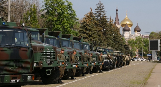 В Одессе на улицах бронетехника и спецназовцы