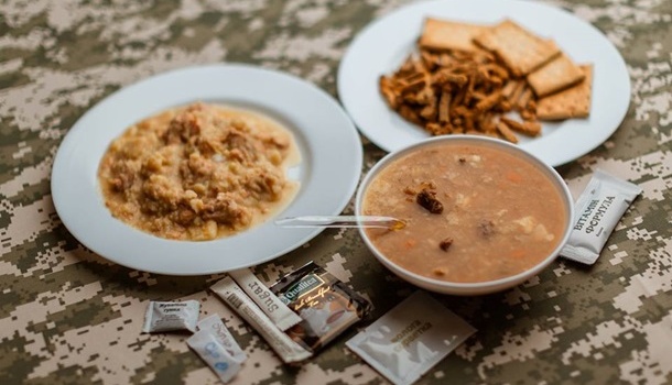 Президент показал новое меню военных