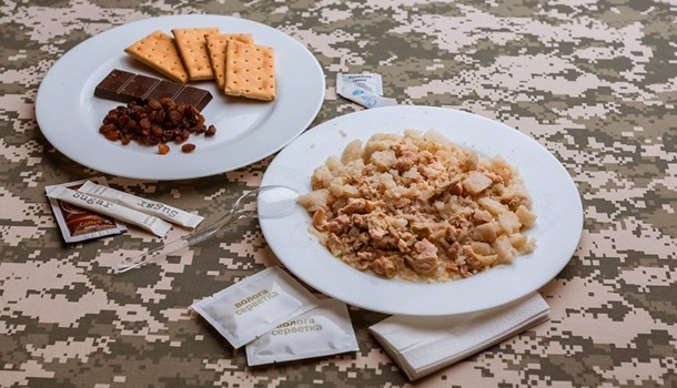 Президент показал новое меню военных