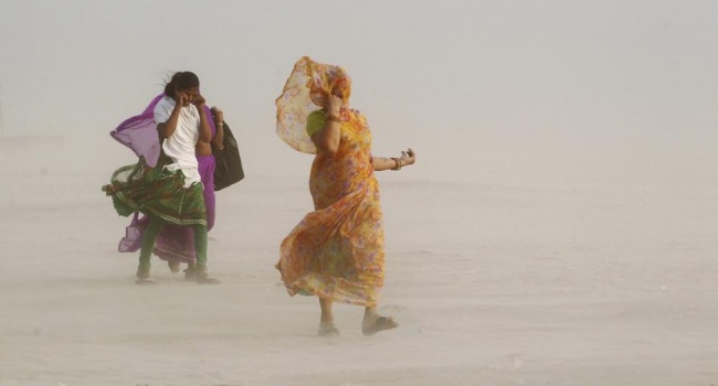 Страшные песчаные бури в Индии: погибли более 70 человек