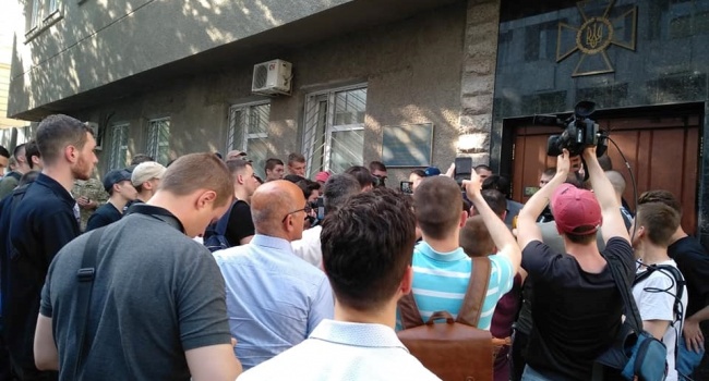 Активисты С-14 схватили в Киеве бразильца, воевавшего на стороне боевиков Захарченко