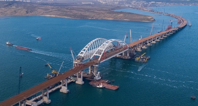 Блогер: Сторонники Путина сильно разочарованы Крымским мостом