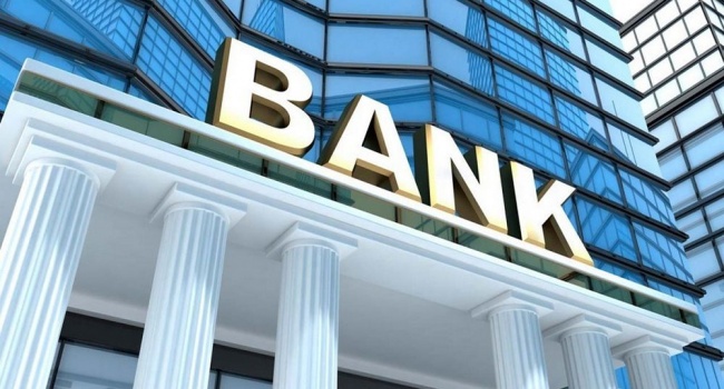 Граждане Украины начали активно вкладывать деньги в банки