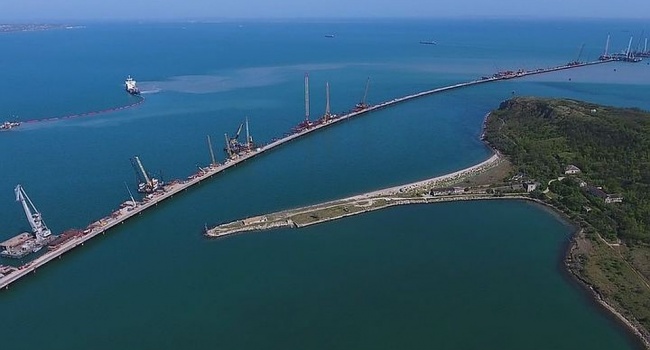 Усиление интеграции Крыма в состав РФ: в ЕС рассказали, зачем Россия построила мост через Керченский пролив