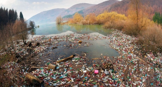 Венгрия требует наказать Украину за мусор в реках 
