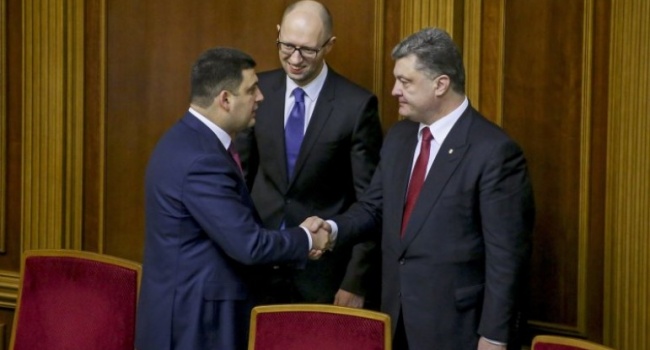 Блогер: за 4 года власть так и не продала Украину, как их предшественники, начиная от Кравчука и заканчивая Тимошенко