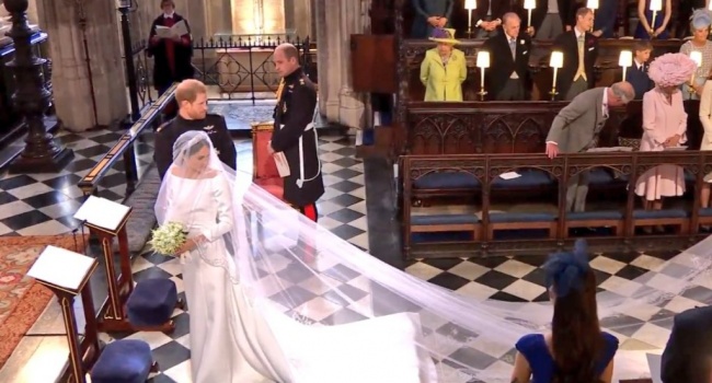 Внучка Елизаветы и Дэвид Бекхэм вели себя неподобающе на свадьбе принца Гарри