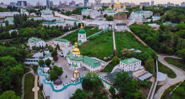 В сети появились невероятные фото Киева с высоты