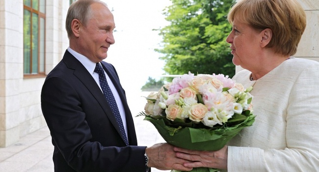 Меркель рассказала Порошенко о встрече с Путиным