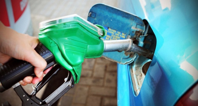 На АЗС Украины резко повышаются цены на бензин из-за нефти