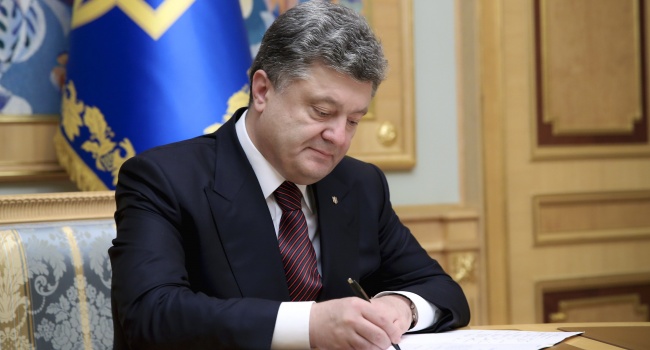 Президент Украины подписал закон об упрощении ввоза автомобилей, - подробности