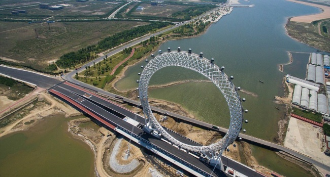 В Китае открыли самое высокое в мире колесо обозрения