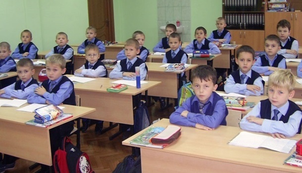 Кернес пообещал взять под охрану все школы Харькова 