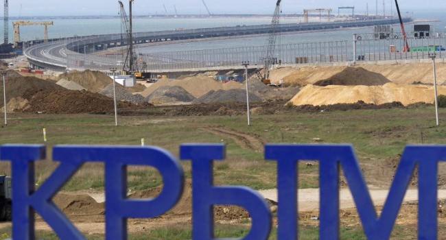 Не помог и новый мост: СМИ показали пустые пляжи в аннексированном Крыму Не помог и новый мост: СМИ показали пустые пляжи в аннексированном Крыму