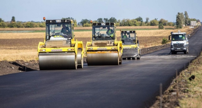 Депутат: «На ремонт дорог в Украине нужны полтора триллиона гривен»