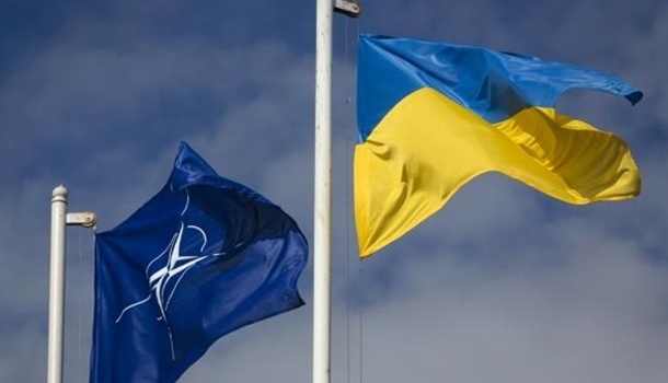 НАТО не пристанет на ультиматум Венгрии и будет продолжать сотрудничество с Украиной 
