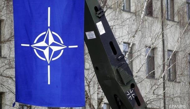 Власти Польши: НАТО следует вмешаться в спор Украины и Венгрии 