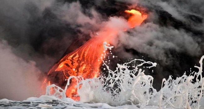 Лава вулкана на Гавайях перекрывает единственный путь для эвакуации