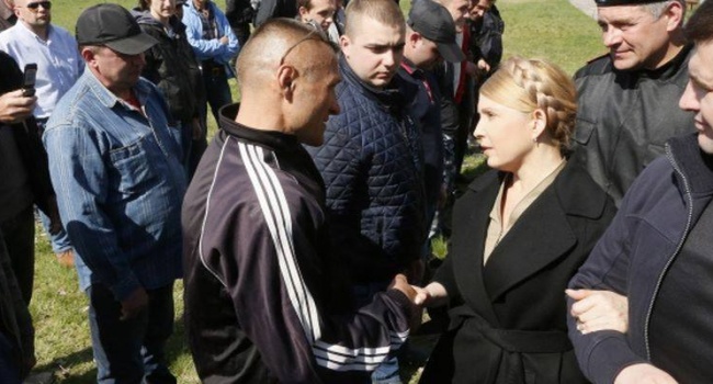 Журналист: Тимошенко уже ехала в Донецк, но помешала победа Порошенко в первом туре