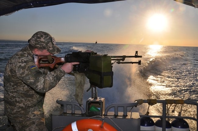 Пограничники морской охраны провели высококлассные учения со стрельбами в Азовском море, - ГПСУ