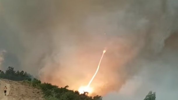 В Киеве пронеслись сразу три торнадо: в сети опубликовано видео В Киеве пронеслись сразу три торнадо: в сети опубликовано видео