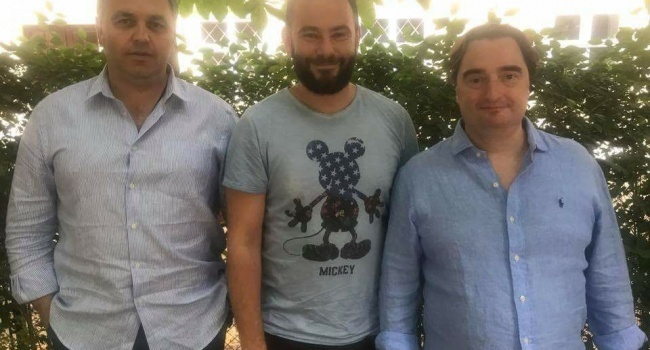 Блогер: маска сорвана и под личиной пламенного борца за светлое доброе вечное – очередной ватный «зрадофил» Блогер: маска сорвана и под личиной пламенного борца за светлое доброе вечное – очередной ватный «зрадофил»