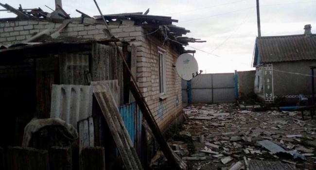 Террористы сожгли девять домов в Пивденном, - МинВОТ