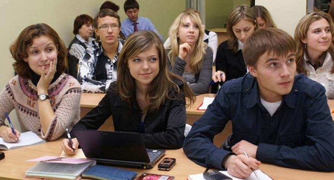 В России меньше, чем через 9 лет уменьшилось количество студентов на 40% В России меньше, чем через 9 лет уменьшилось количество студентов на 40%