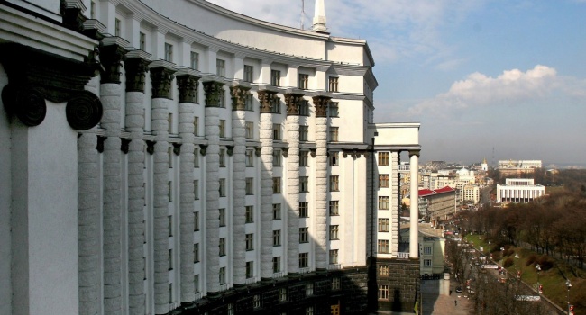 Сегодня Кабмин соберется на экстренное заседание Сегодня Кабмин соберется на экстренное заседание