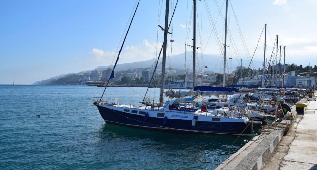 МинТОТ: 16 судов в мае нарушили запрет посещать порты аннексированного Крыма МинТОТ: 16 судов в мае нарушили запрет посещать порты аннексированного Крыма