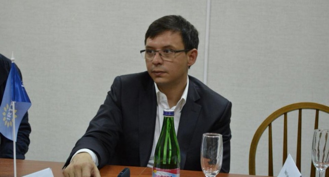 Журналист: если бы Мураев был турецким депутатом, то за свои высказывания уже мотал бы 2-3 года за решеткой Журналист: если бы Мураев был турецким депутатом, то за свои высказывания уже мотал бы 2-3 года за решеткой