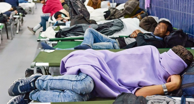 Зеехофер: Германия представит новую политику в отношении беженцев