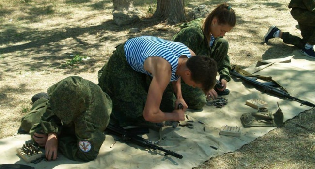 В Крыму детей активно привлекают к военной подготовке – постпред Порошенко 