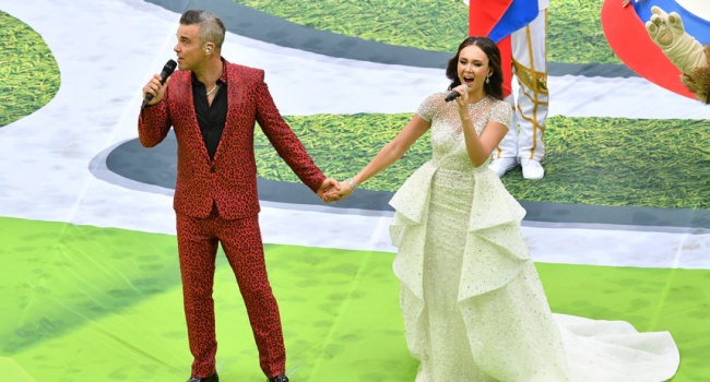 Корреспондент: «Я всегда выступаю против проведения таких спортивных мероприятий в отсталых странах» Корреспондент: «Я всегда выступаю против проведения таких спортивных мероприятий в отсталых странах»