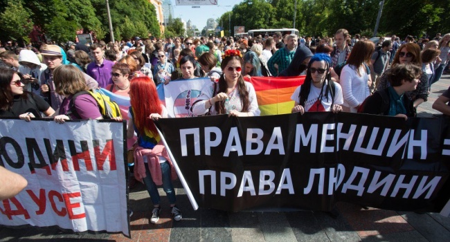 Марш равенства в Киеве: центр столицы перекрыла Нацгвардия, на Майдан протестуют верующие