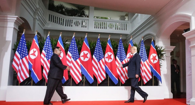Белый дом показал лучшие фото с саммита КНДР-США