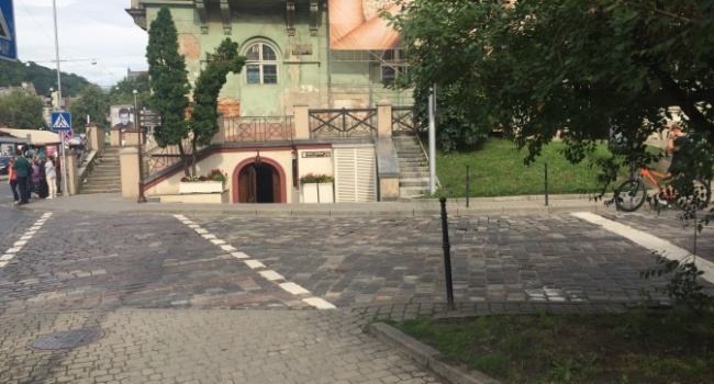 «Это уже дно!»: Во Львове в театре начал работу эротический клуб «Это уже дно!»: Во Львове в театре начал работу эротический клуб