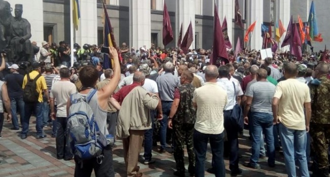 Нас не слышат: Волынец спрогнозировал дальнейшие протесты в Украине 