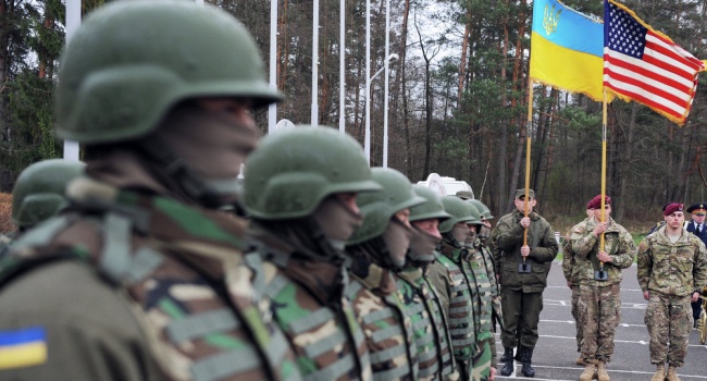 США в 2019 году снизит военную помощь для Украины в два раза