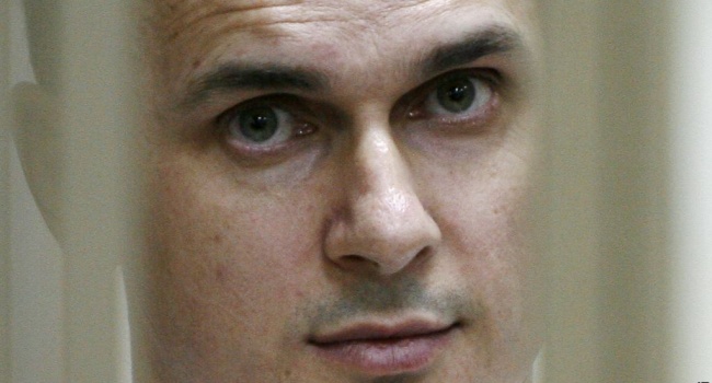 Порошенко передал через омбудсмена письмо Сенцову Порошенко передал через омбудсмена письмо Сенцову