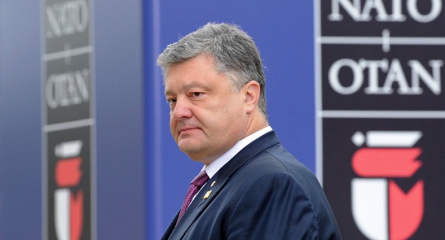 Порошенко перестраховался и заложил несменный курс Украины в НАТО на ближайшие годы, в РФ это восприняли, как угрозу Порошенко перестраховался и заложил несменный курс Украины в НАТО на ближайшие годы, в РФ это восприняли, как угрозу