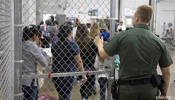 Трамп хочет, чтобы мигрантов из США высылали без суда 