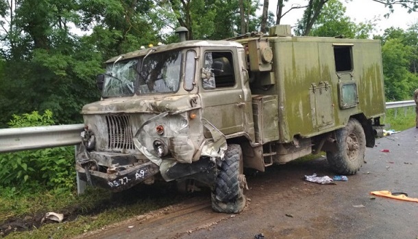 В Тернопольской области произошло серьезное ДТП с военным автомобилем 