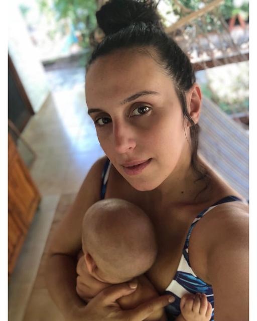 Без грима и по-домашнему: Джамала показала ребенка 