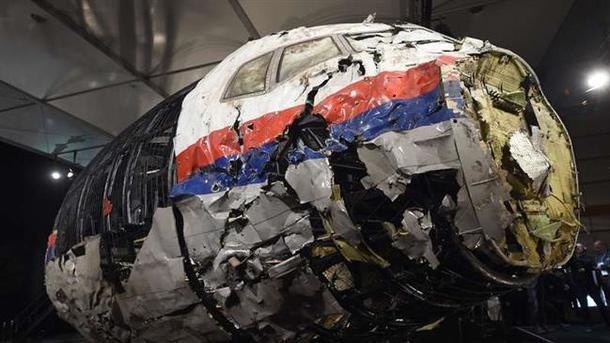 Голландские журналисты нашли крупные обломки на месте крушения МН17