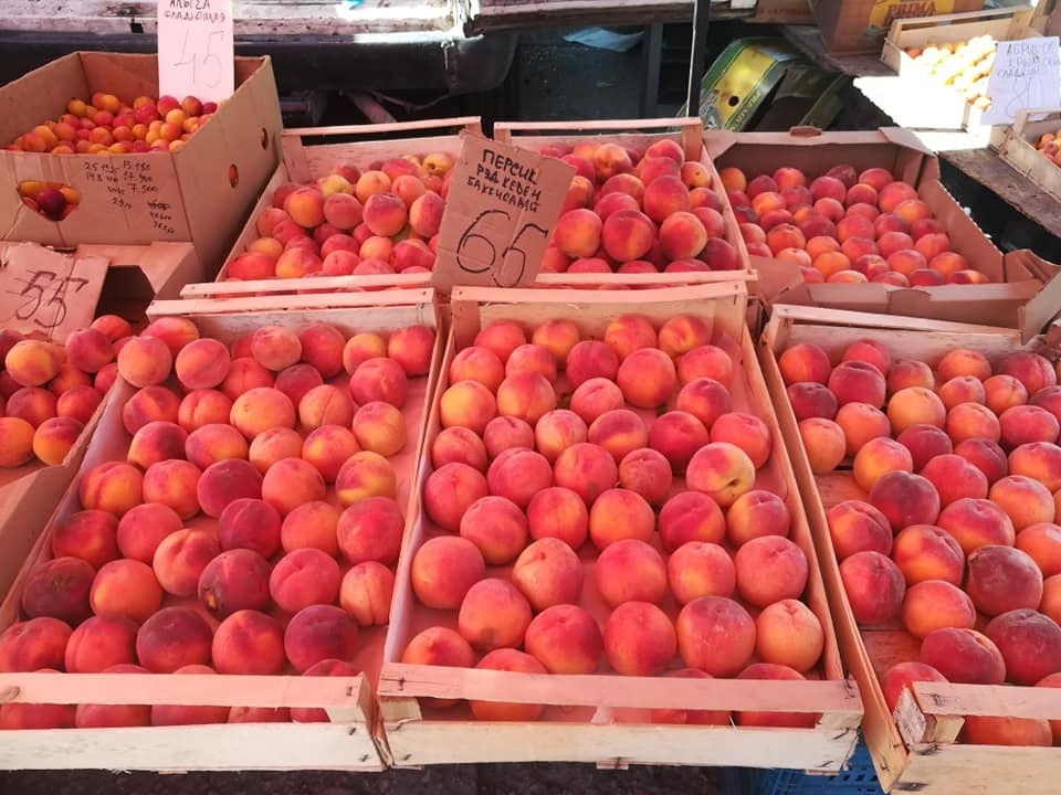 Свекла дороже персиков, потому что она «не бурячок»: в сети опубликовали свежие цены из Крыма 