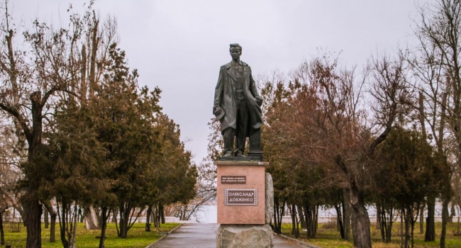 Историк: легендарный Довженко завещал после смерти похоронить его сердце в Украине, до сих пор это завещание так и не выполнено